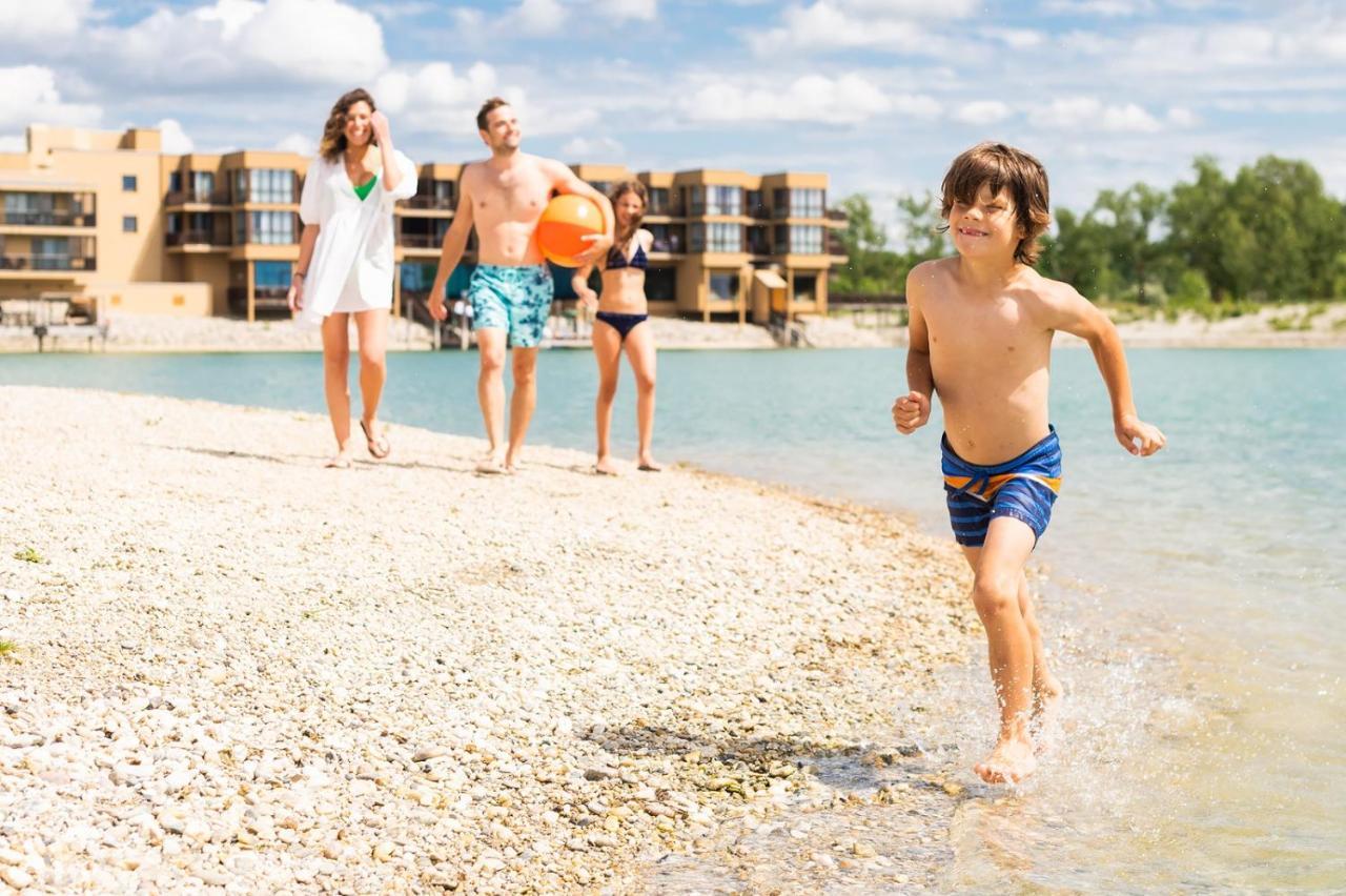 St. Martins Therme & Lodge Frauenkirchen Esterno foto