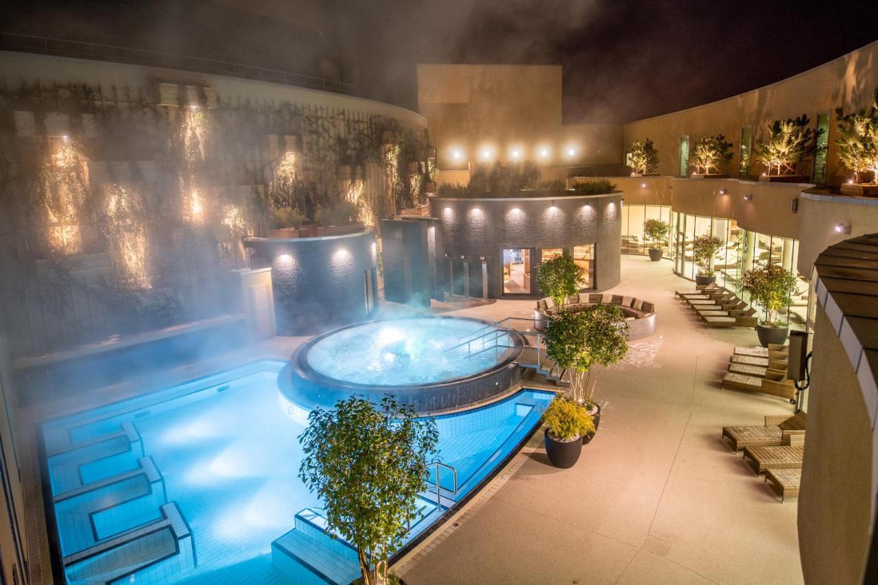 St. Martins Therme & Lodge Frauenkirchen Esterno foto