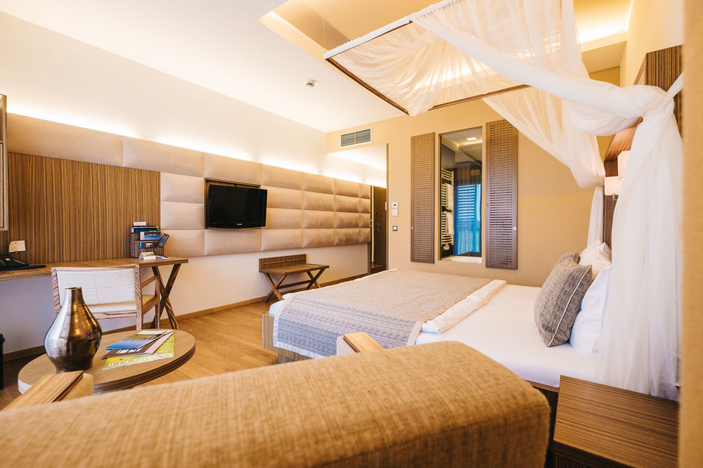 St. Martins Therme & Lodge Frauenkirchen Esterno foto