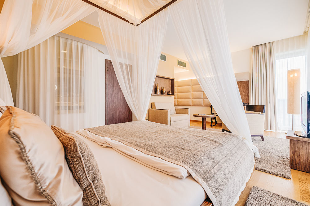 St. Martins Therme & Lodge Frauenkirchen Esterno foto