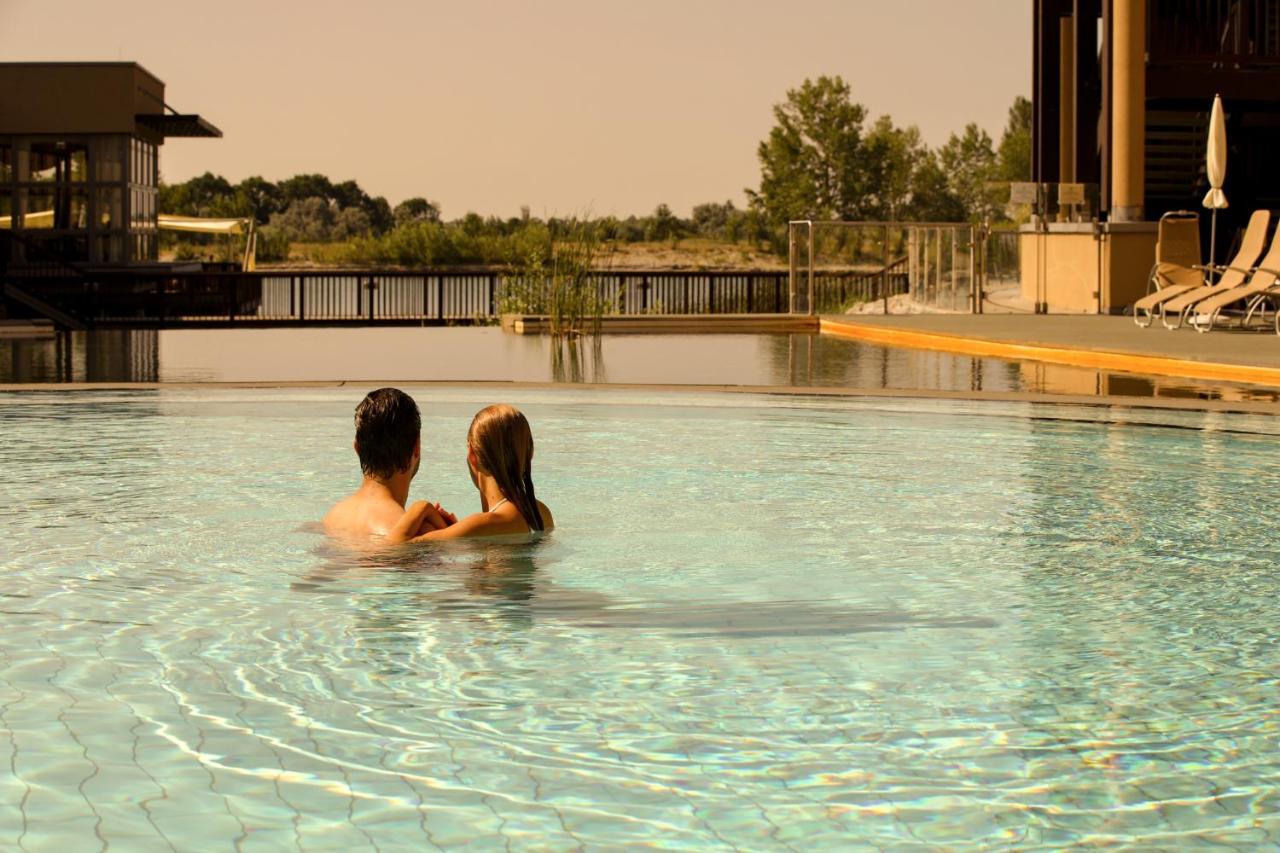 St. Martins Therme & Lodge Frauenkirchen Esterno foto
